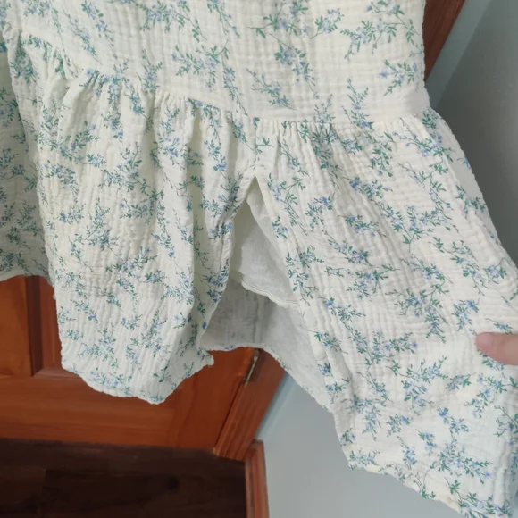 Ivy City Co Pale Blue Floral Maxi Dress with Puff Sleeves - Picture 4 of 9